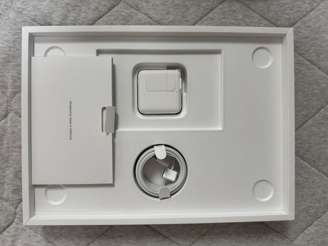 【もえ】Apple MacBook M4 シルバー