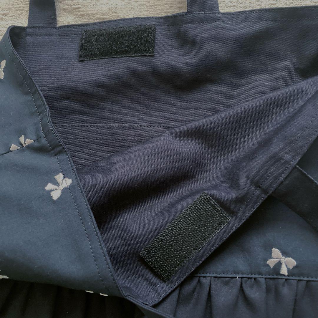 kiki！リボン柄刺繍無地両面フリルレッスンバッグ+上履き袋 紺