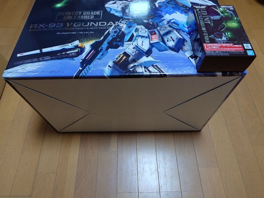 【新品未開封】PG　UNLEASHED1/60νガンダム+LEDユニット