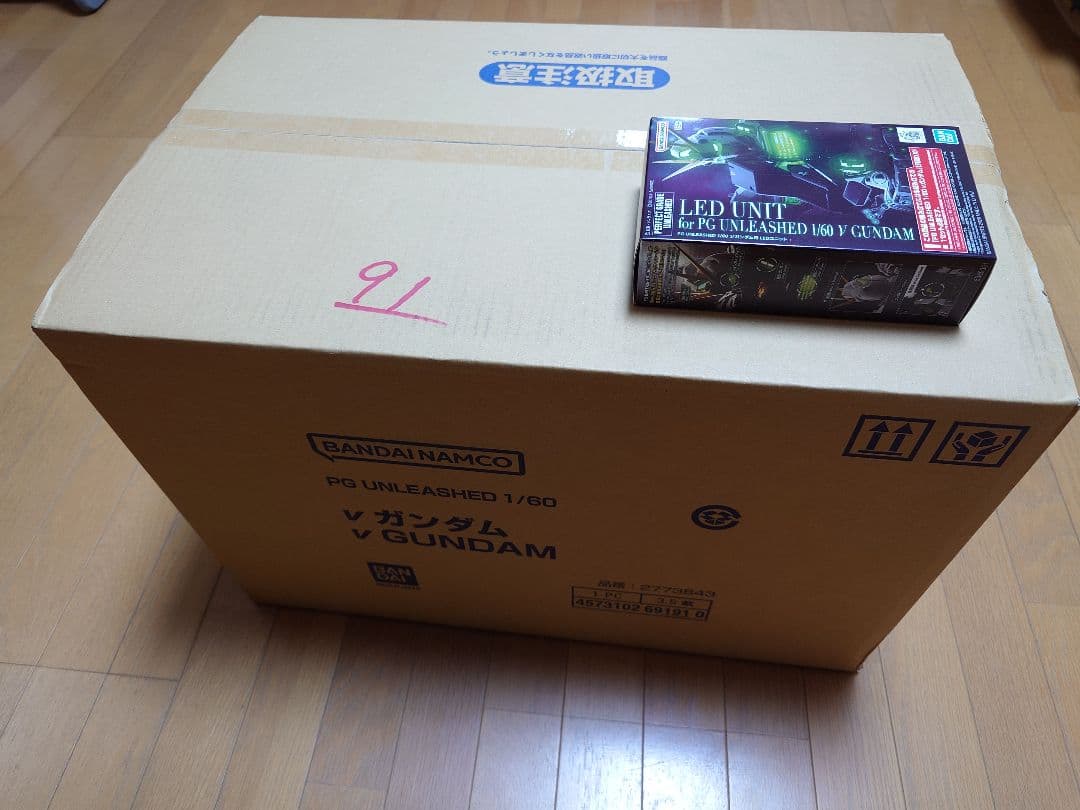 【新品未開封】PG　UNLEASHED1/60νガンダム+LEDユニット