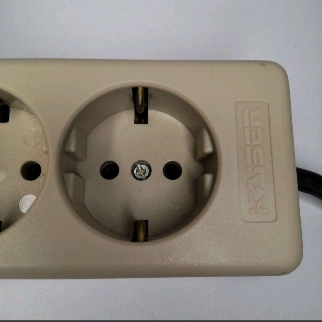 【匿名配送】変圧器 国内用トランスフォーマー 菅野電機研究所 電源タップとセット