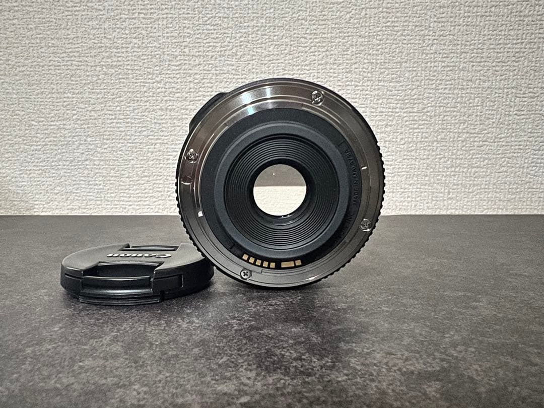 CANON EOE Kiss7 ボディ　単焦点レンズEF-S