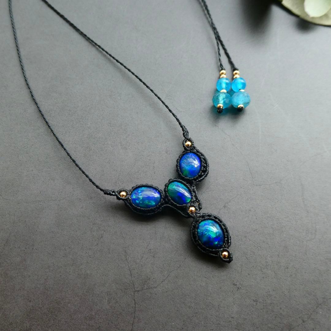 宝石質ブラックオパールのマクラメネックレス