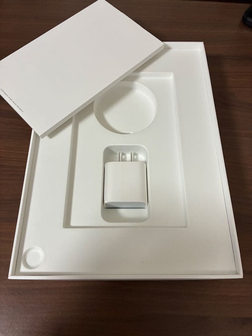 iPad Air 第5世代 Apple pencil esrケース付属