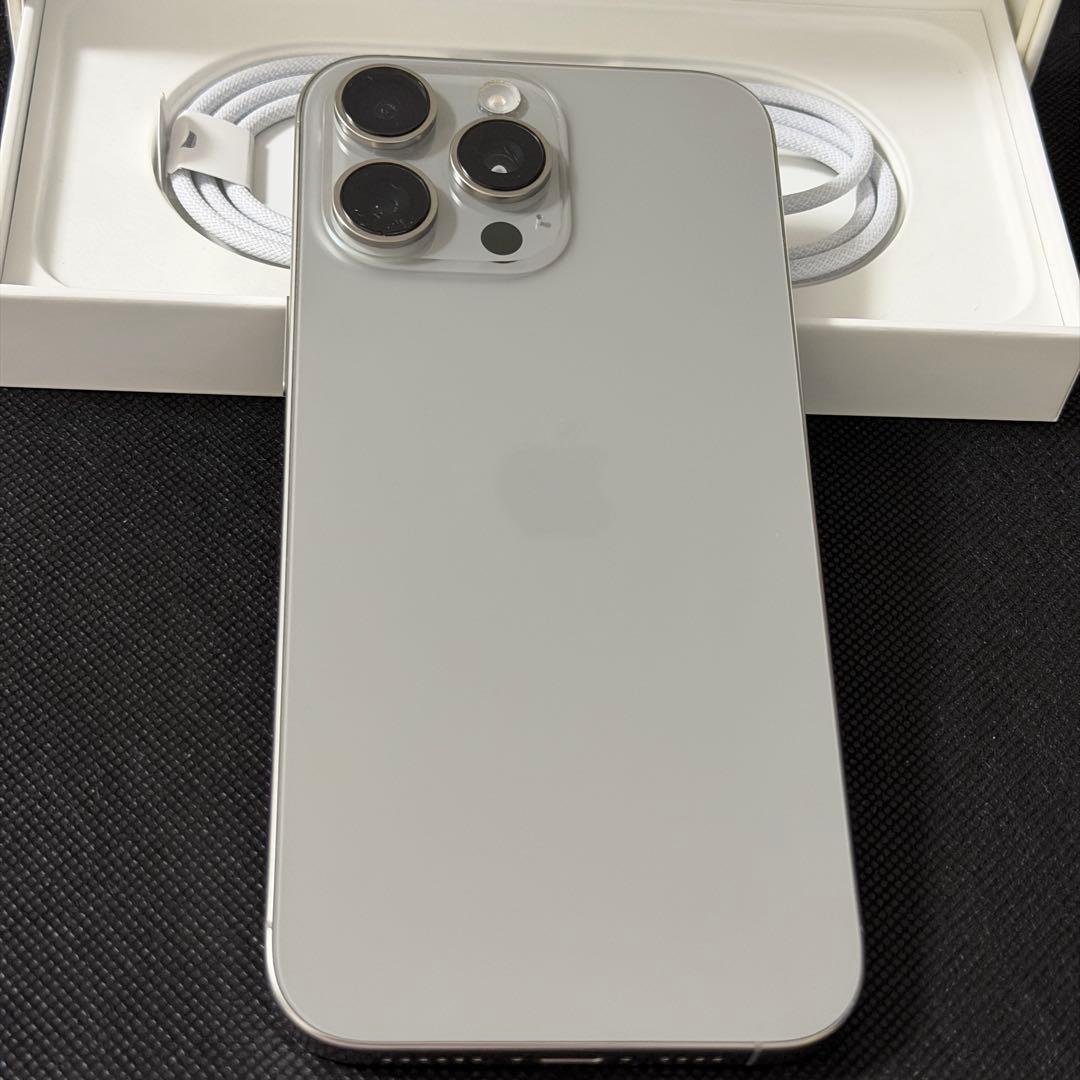 極美品　iPhone16 Pro MAX ナチュラルチタニウム512GB