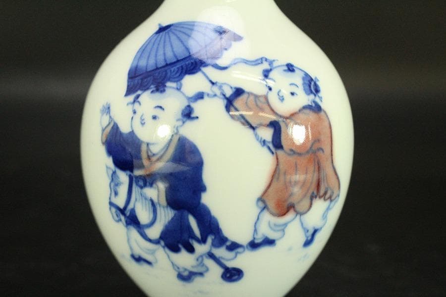 中国美術 台湾 暁芳窯 蔡暁窯 釉裏紅 青花 唐子紋 瓶 台付(A967)