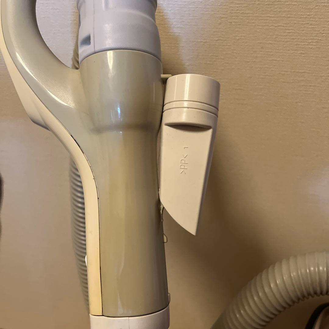 2018年製Panasonic 紙パック式掃除機 MC-PK19A-P