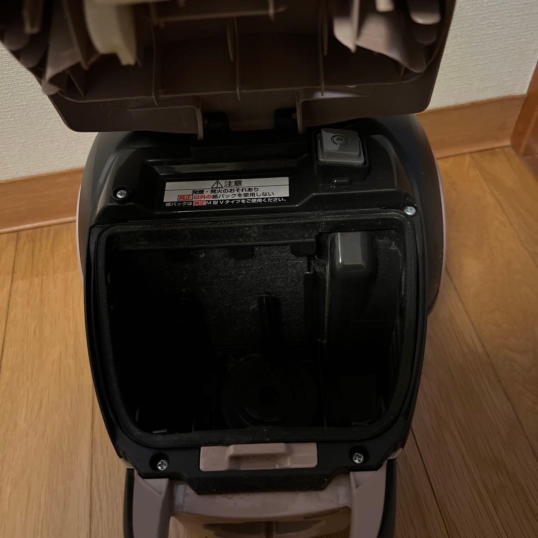 2018年製Panasonic 紙パック式掃除機 MC-PK19A-P