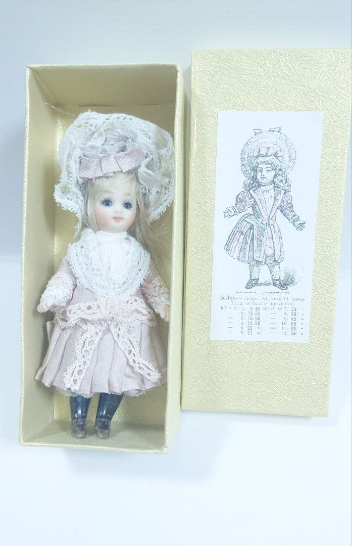 ちびくま工房　オデットちゃん9センチのドールbox