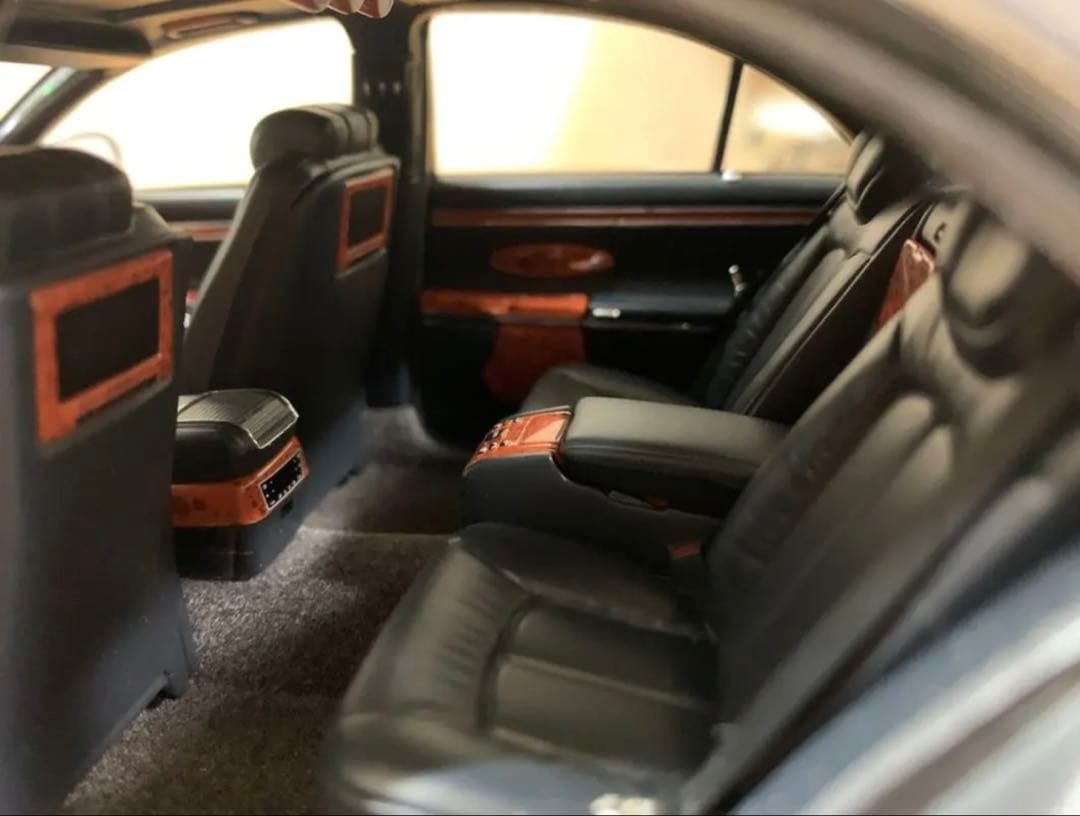 1/18 オートアート マイバッハ57 Auto-art