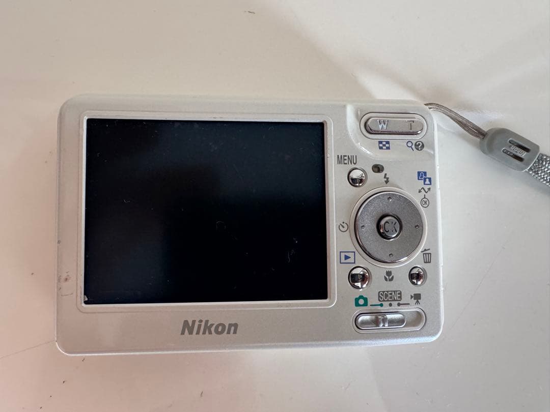 Nikon COOLPIX S3 ホワイト バッテリー付