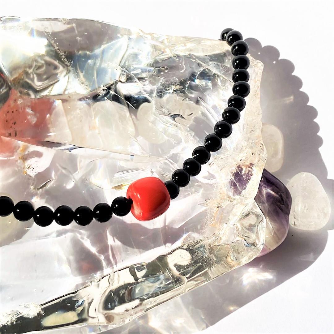 40%OFF【情熱のコントラスト】オニキスとサンゴ 天然石ネックレス