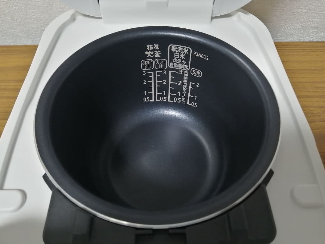 アイリスオーヤマ 炊飯器　RC-PC30-W 3合 銘柄量り炊き 圧力IH 美品