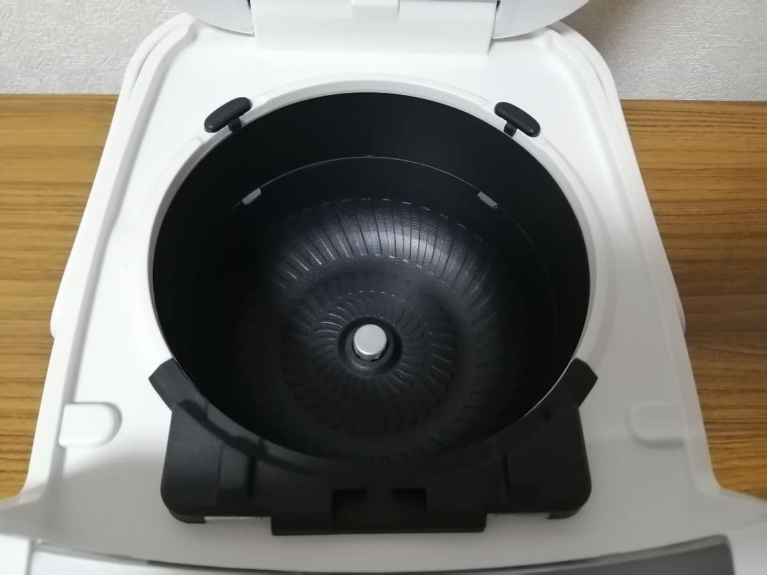 アイリスオーヤマ 炊飯器　RC-PC30-W 3合 銘柄量り炊き 圧力IH 美品