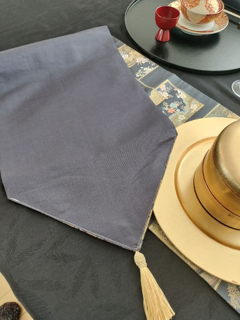 A879★逸品‼️豪華刺繍‼️テーブルランナー2m12cm