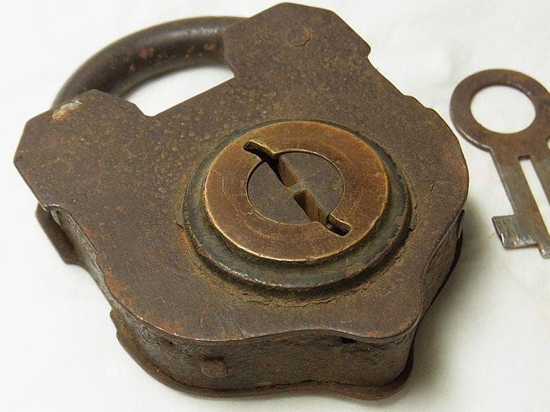 《p304》【１９０１年製】アメリカ WROUGHT社 アンティーク 南京錠