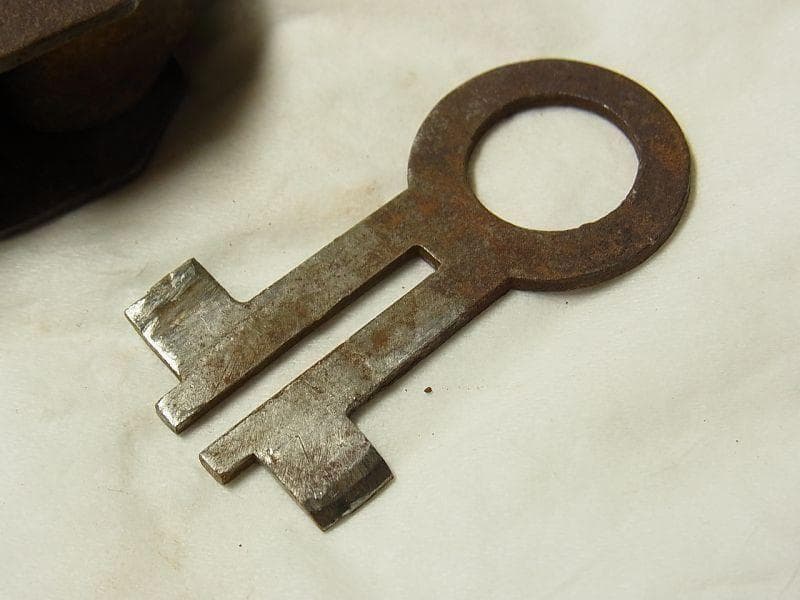 《p304》【１９０１年製】アメリカ WROUGHT社 アンティーク 南京錠
