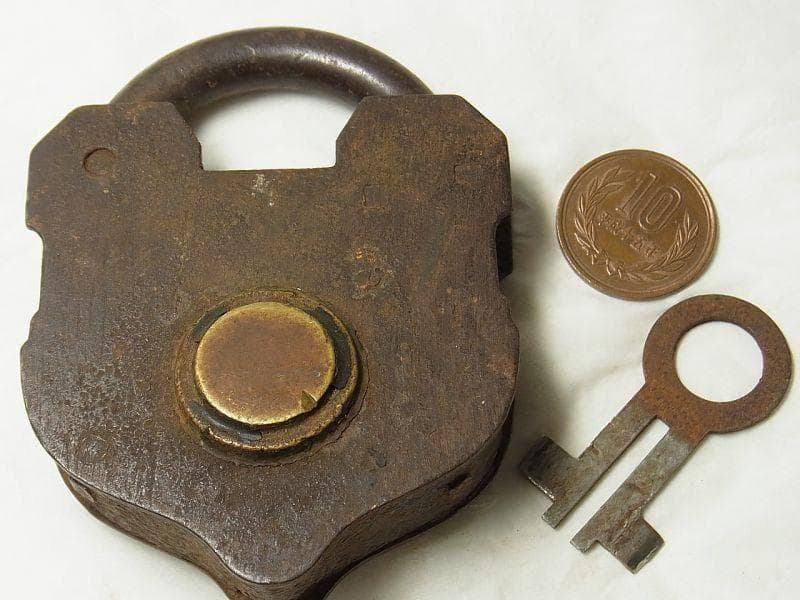 《p304》【１９０１年製】アメリカ WROUGHT社 アンティーク 南京錠