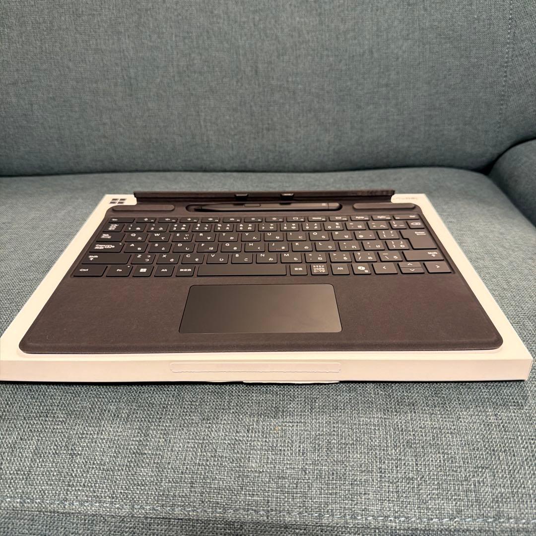 Surface Pro 13in(第11世代) プラチナ　OLED搭載上位モデル