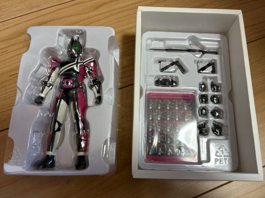 真骨彫 仮面ライダーディケイド(ネオディケイドライバーVer.)