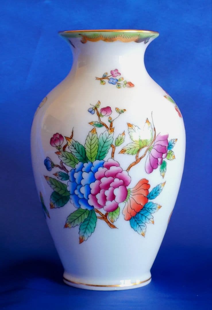 HEREND ヘレンド 【美品】白磁花瓶 花と蝶の装飾