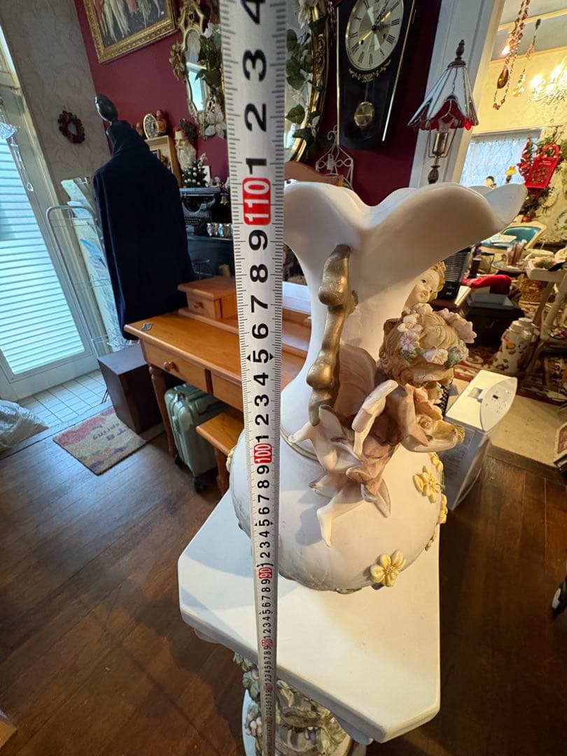 陶器製 花と天使の花瓶スタンド