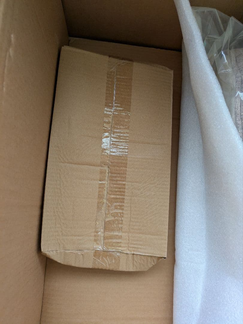 ゲーミング座椅子　ベージュ