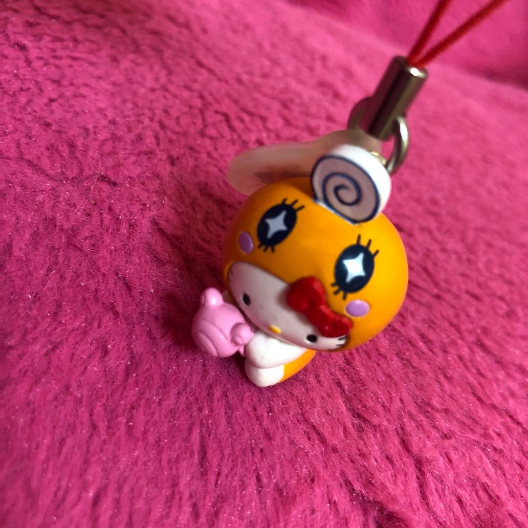 人気　たまごっち　なりきり　ハローキティ　めめっち キーホルダー　サンリオ