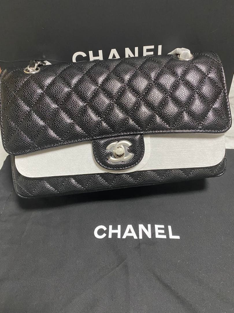 CHANELノベルティ キャビアスキンマトラッセ　シルバー　 VIPノベルティ