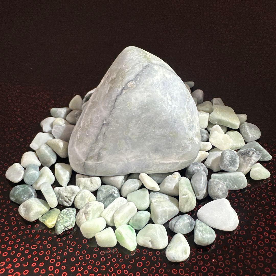 【ケイさん様】サンダーエッグ888g 【超レア】と糸魚川翡翠とさざれ石202g