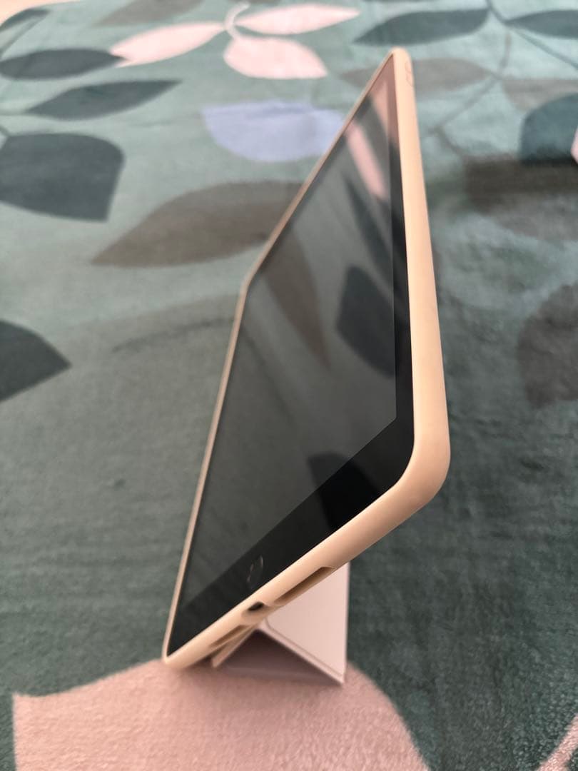 Apple iPad 8th 32GB スペースグレー タッチペンカバー付き