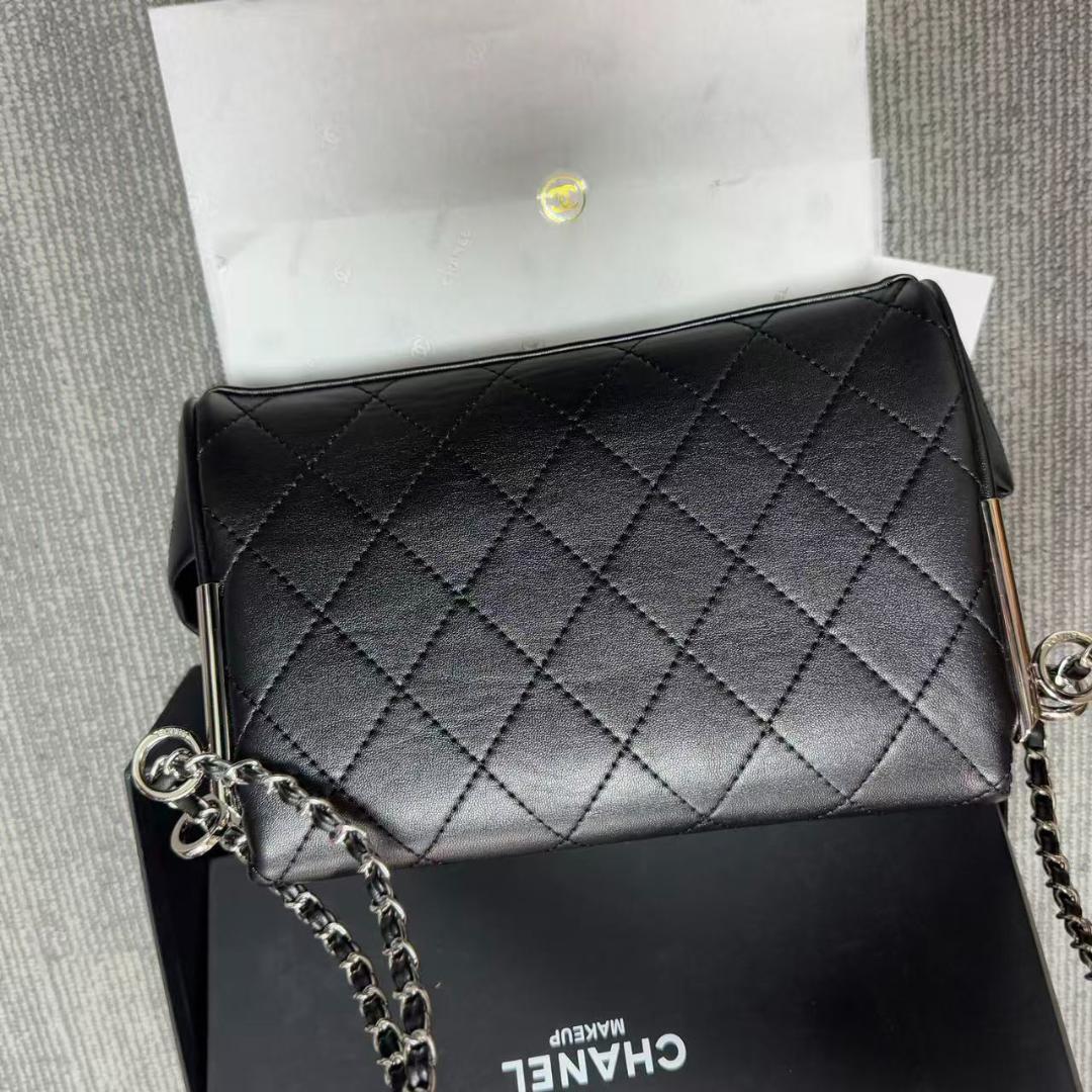 新品☆ 非売品 ブラックレザー ショルダーバッグsq