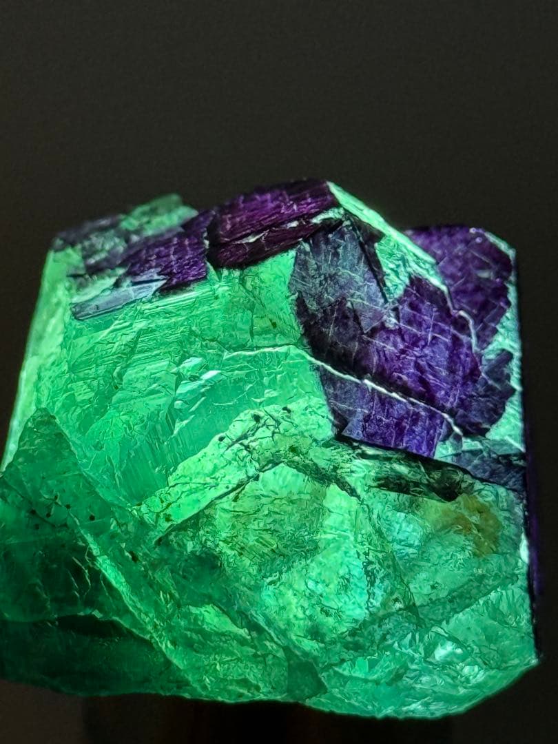 フローライト　エンジェルポケット　オコルス産　原石　鉱物　標本　天然石　蛍石