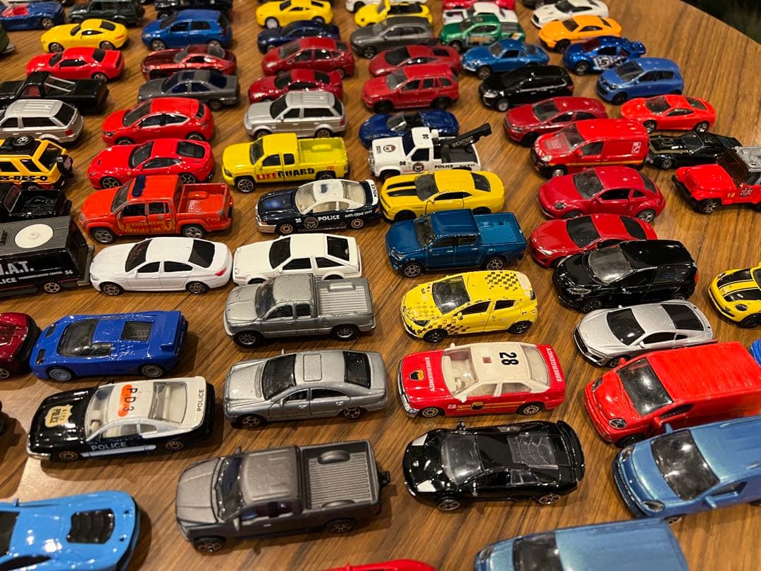 ミニカー　マジョレット　ホットウィール　まとめ売り約110台