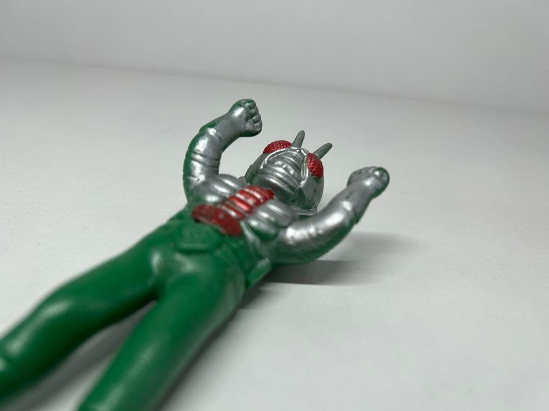 ぽ*ぴ様 無版権　仮面ライダーV3 ミニソフビ 当時物　駄菓子屋　パチ　石森プロ