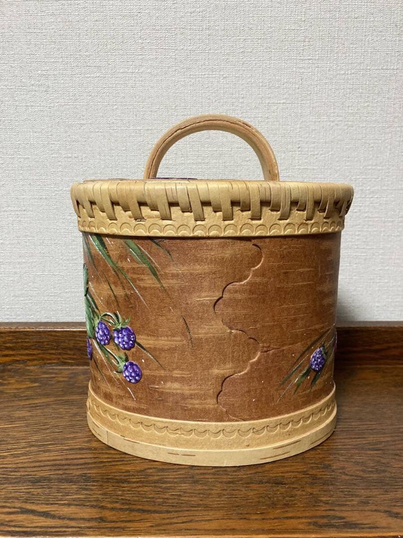 ロシア雑貨☆白樺工芸ベレスタ収納box ラズベリー&ブラックベリーマトリョーシカ