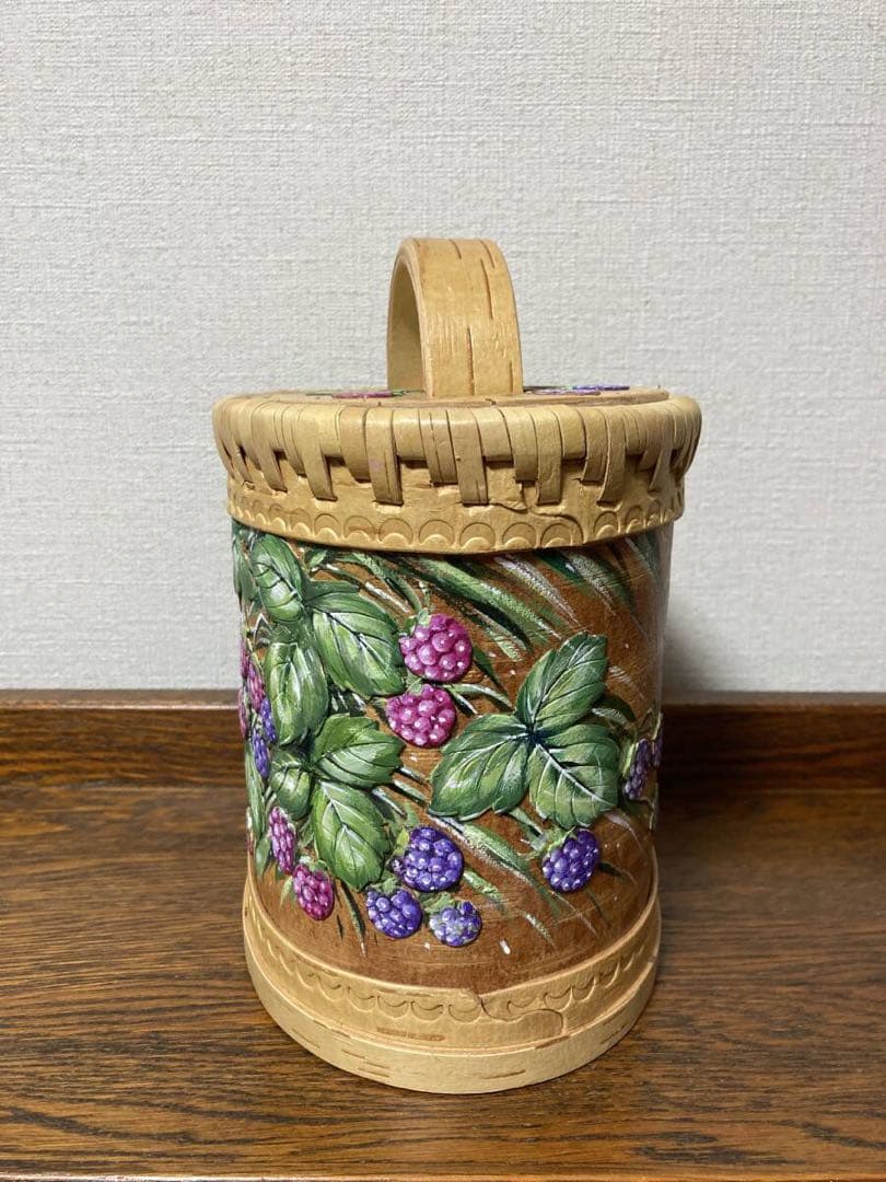 ロシア雑貨☆白樺工芸ベレスタ収納box ラズベリー&ブラックベリーマトリョーシカ