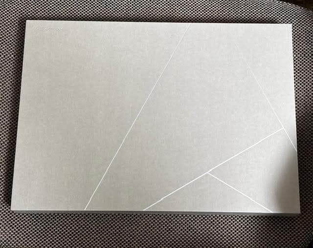 新品同様！ASUS Zen Book　UM5606WA　AI9321GR