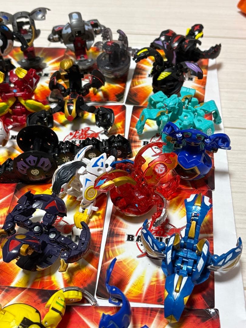 【値下げ】爆丸 まとめ売り【カード付き、レアあり】