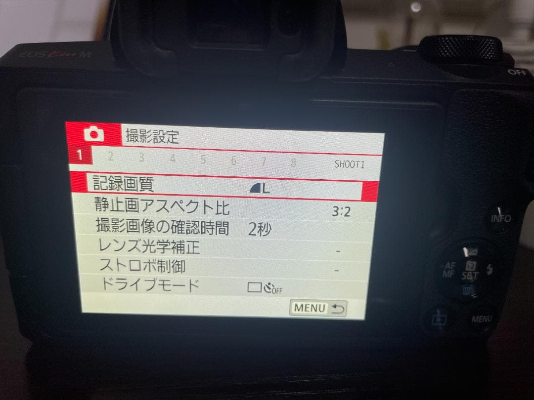 キャノン Canon EOS Kiss M ダブルレンズキット SDカード付