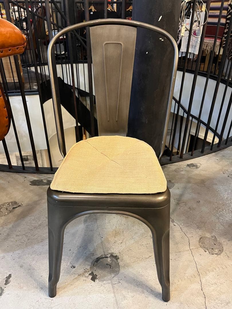 インダストリアルチェア　関家具