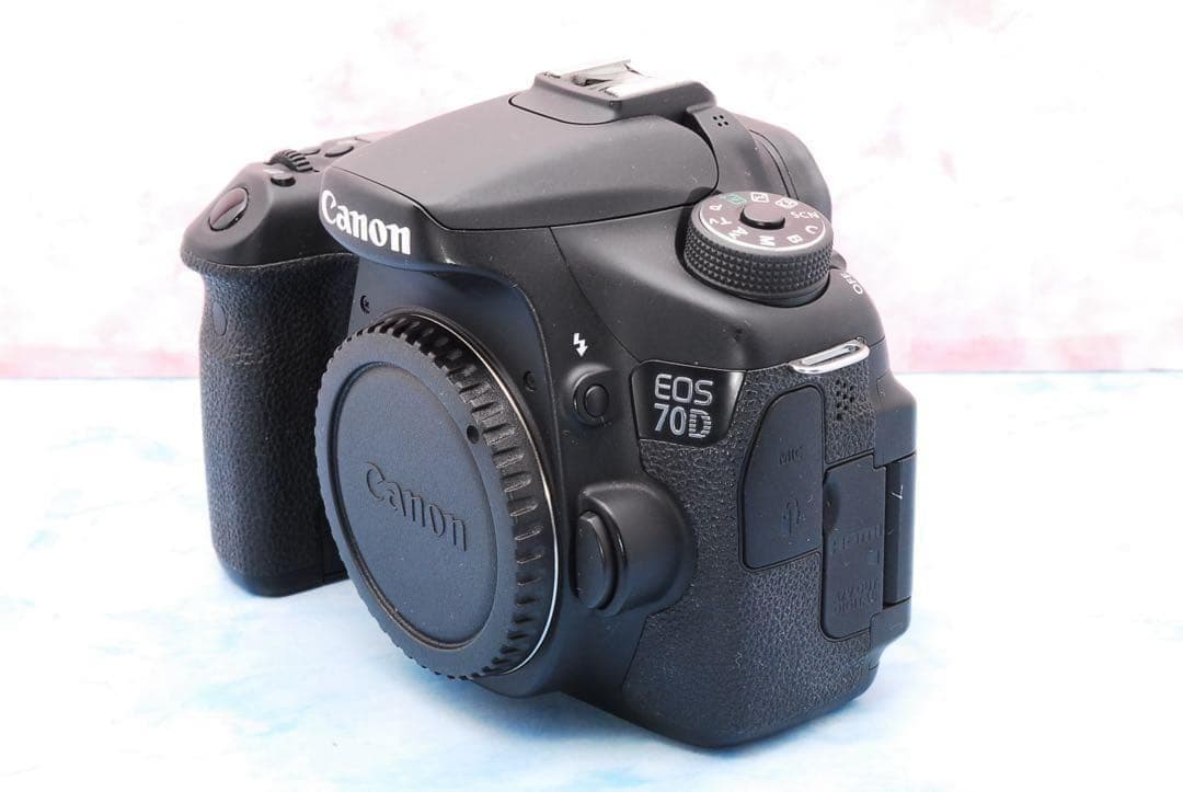 キャノン EOS 70D◎一眼レフカメラ◎Wi-Fi◎超望遠レンズ付Wレンズ