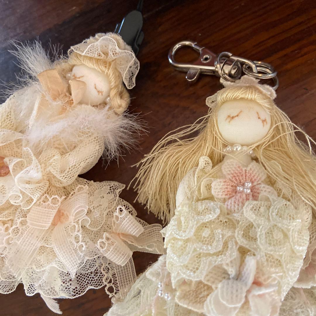 サエラヒスクローネドールチャーム