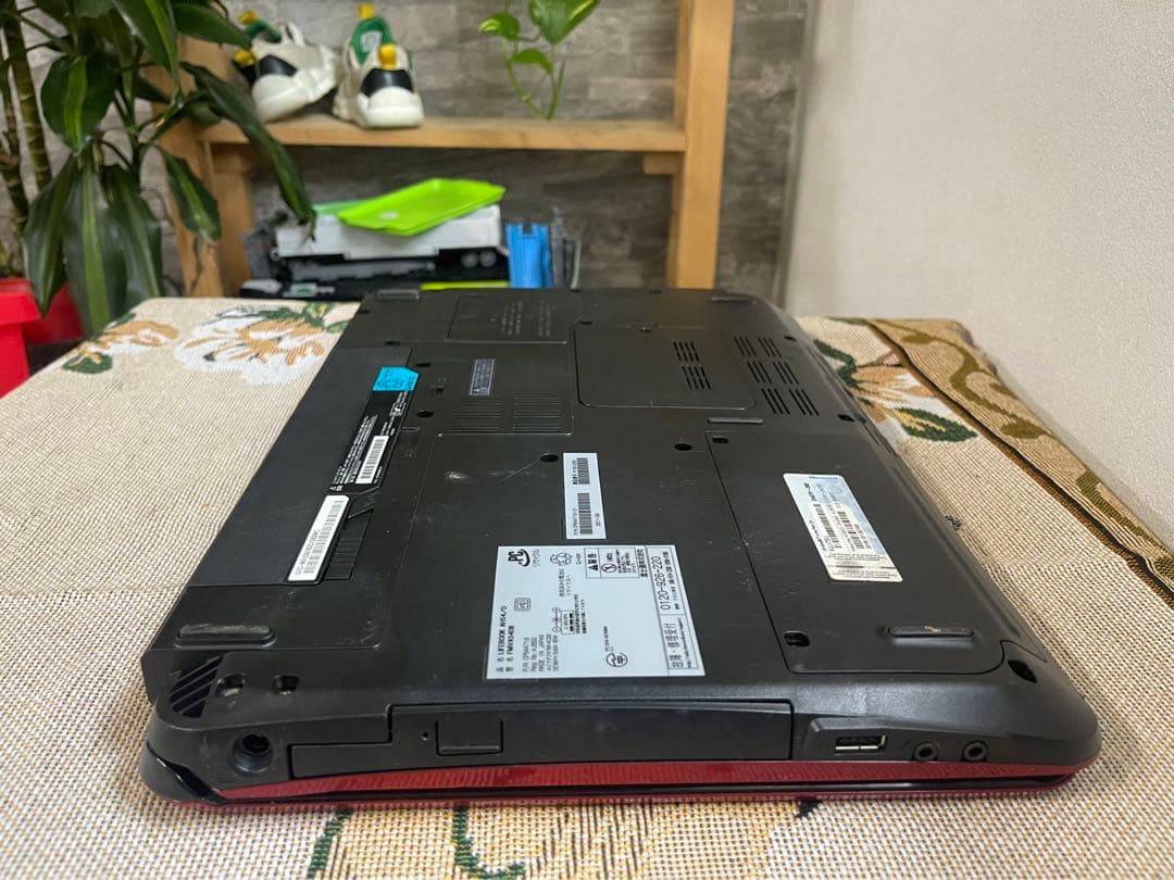 すぐ使える初心者向ノートパソコン　ネットも事務も　カメラ