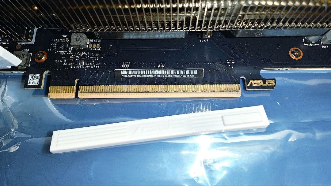 【新品同様・希少ホワイト】ROG Astral RTX5080