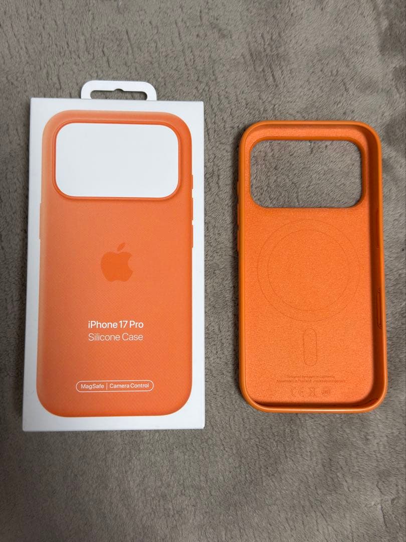 MagSafe対応iPhone 17 Pro シリコーンケース - オレンジ
