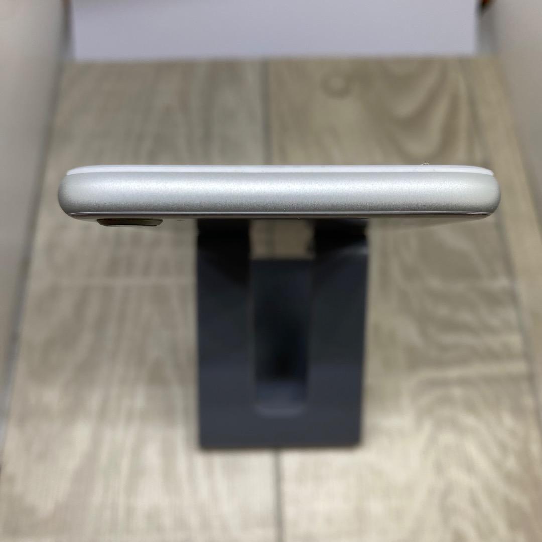iPhone8 シルバー 64GB 新品バッテリー