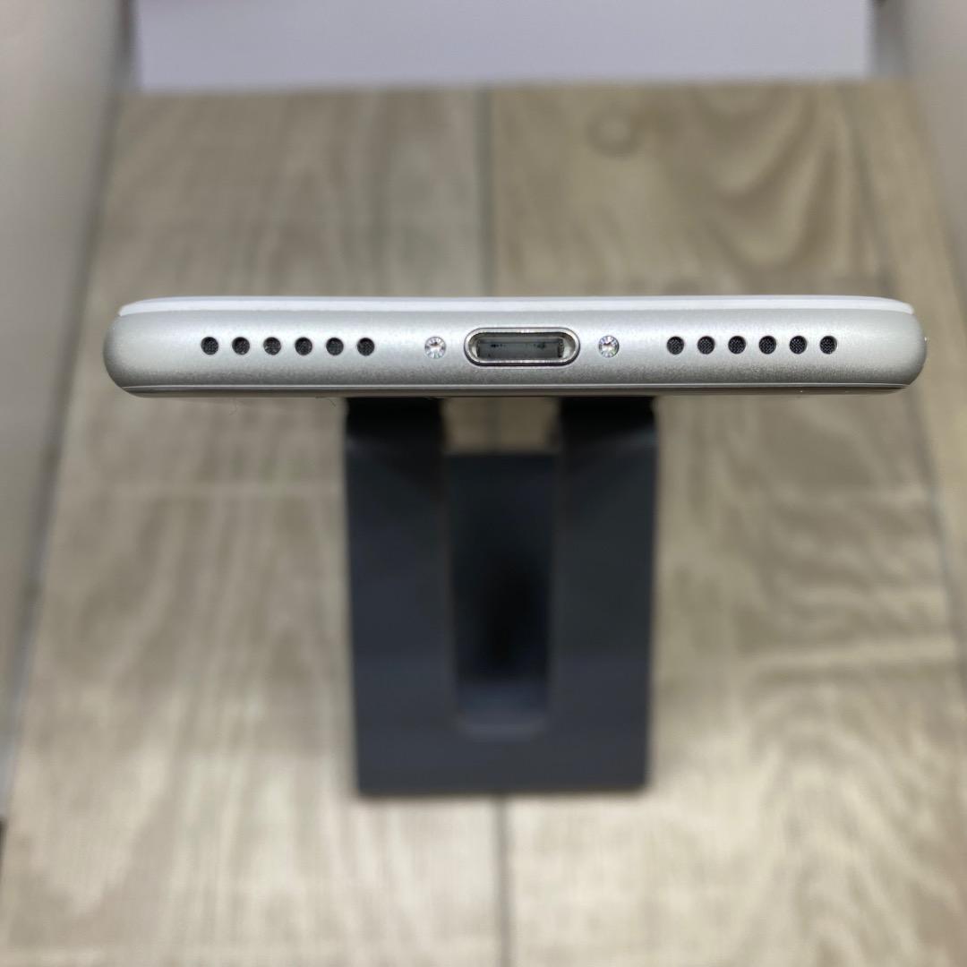 iPhone8 シルバー 64GB 新品バッテリー