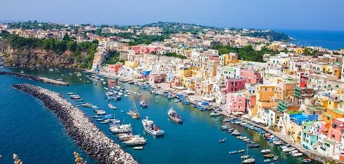 自作絵イタリア ブローチタ島　港の営み