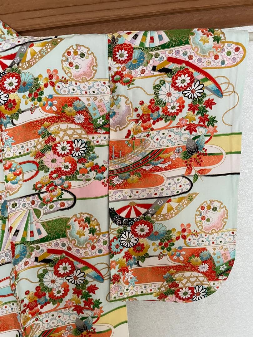 新品　未使用　高級　正絹　着物　七五三　お宮参り　しつけ付き　女子　古典柄　和柄